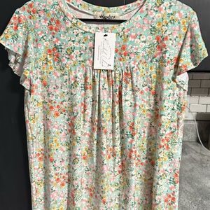 Green floral top